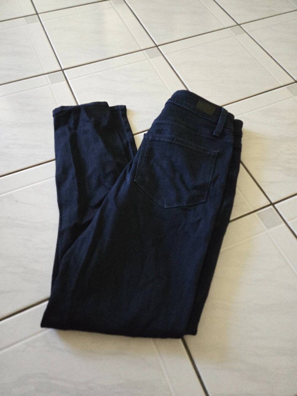 Paige Margot Crop Jeans Lana Dark Wash 26